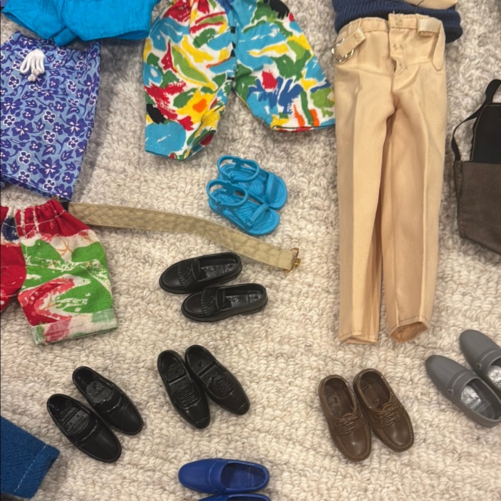 Vintage Ken dolls, clothing and accessories - Picture 7 of 8